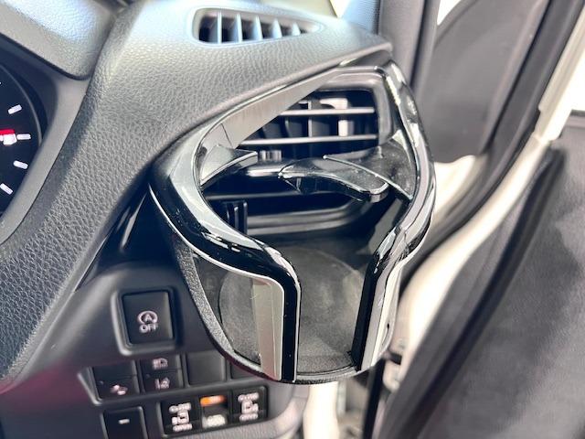 ヴォクシー ＺＳ　煌ＩＩ　ＭＯＤＥＬＬＩＳＴＡエアロ　純正１０型ナビ　バックモニター　ＥＴＣ　フルセグ　Ｂｌｕｅｔｏｏｔｈ　両側電動スライド　衝突軽減　前後ドラレコ　コーナーセンサ　後席オートＡ／Ｃ　純正フロアマット・バイザー（27枚目）