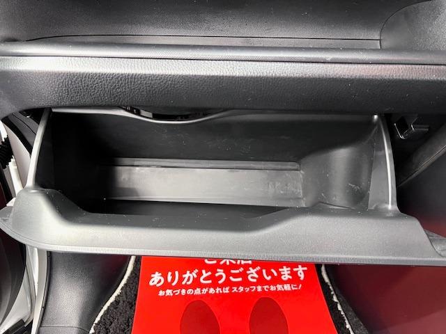 ヴォクシー ＺＳ　煌ＩＩ　ＭＯＤＥＬＬＩＳＴＡエアロ　純正１０型ナビ　バックモニター　ＥＴＣ　フルセグ　Ｂｌｕｅｔｏｏｔｈ　両側電動スライド　衝突軽減　前後ドラレコ　コーナーセンサ　後席オートＡ／Ｃ　純正フロアマット・バイザー（31枚目）