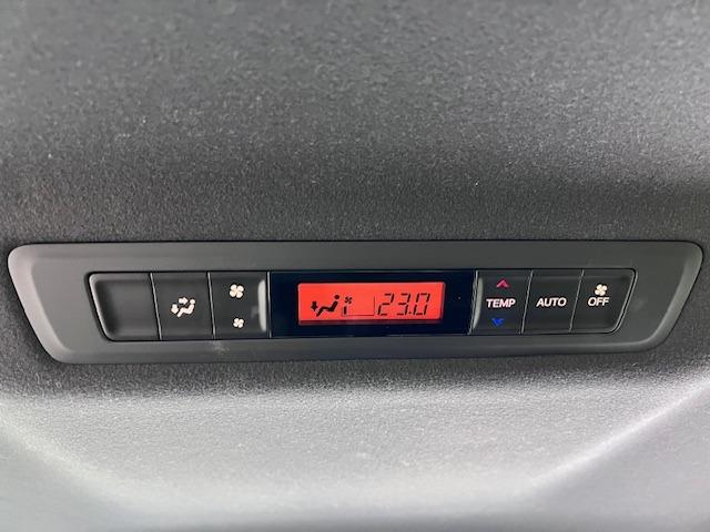 ヴォクシー ＺＳ　煌ＩＩ　ＭＯＤＥＬＬＩＳＴＡエアロ　純正１０型ナビ　バックモニター　ＥＴＣ　フルセグ　Ｂｌｕｅｔｏｏｔｈ　両側電動スライド　衝突軽減　前後ドラレコ　コーナーセンサ　後席オートＡ／Ｃ　純正フロアマット・バイザー（35枚目）