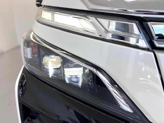 ヴォクシー ＺＳ　煌ＩＩ　ＭＯＤＥＬＬＩＳＴＡエアロ　純正１０型ナビ　バックモニター　ＥＴＣ　フルセグ　Ｂｌｕｅｔｏｏｔｈ　両側電動スライド　衝突軽減　前後ドラレコ　コーナーセンサ　後席オートＡ／Ｃ　純正フロアマット・バイザー（46枚目）