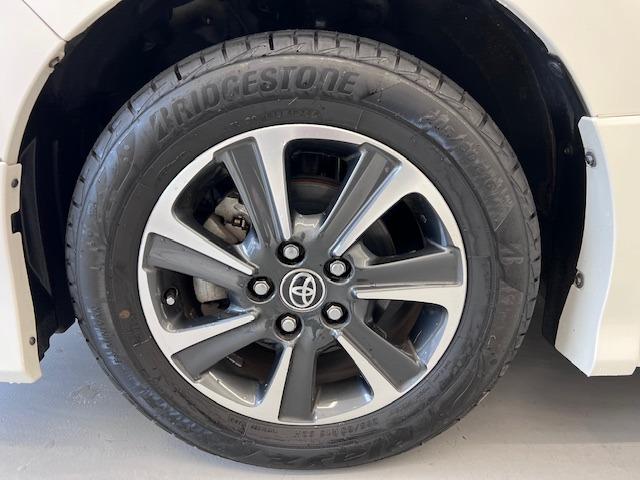 ヴォクシー ＺＳ　煌ＩＩ　ＭＯＤＥＬＬＩＳＴＡエアロ　純正１０型ナビ　バックモニター　ＥＴＣ　フルセグ　Ｂｌｕｅｔｏｏｔｈ　両側電動スライド　衝突軽減　前後ドラレコ　コーナーセンサ　後席オートＡ／Ｃ　純正フロアマット・バイザー（63枚目）