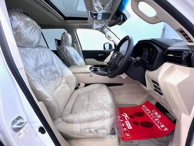 ランドクルーザー ＺＸ　ＪＢＬ　リヤエンタ　電動リヤデフ　寒冷地仕様　空気圧センサ　ＭＯＰルーフレール　ＭＯＤＥＬＬＩＳＴＡエアロ　マイナーチェンジ型　純正フロアマット　登録済未使用車　ＥＴＣ２．０　ＢＳＭ　ＨＵＤ　ＨＤＭＩ（4枚目）