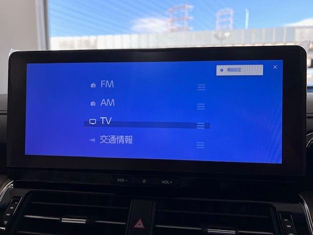 ランドクルーザー ＺＸ　ＪＢＬ　リヤエンタ　電動リヤデフ　寒冷地仕様　空気圧センサ　ＭＯＰルーフレール　ＭＯＤＥＬＬＩＳＴＡエアロ　マイナーチェンジ型　純正フロアマット　登録済未使用車　ＥＴＣ２．０　ＢＳＭ　ＨＵＤ　ＨＤＭＩ（10枚目）