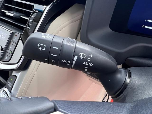 ランドクルーザー ＺＸ　ＪＢＬ　リヤエンタ　電動リヤデフ　寒冷地仕様　空気圧センサ　ＭＯＰルーフレール　ＭＯＤＥＬＬＩＳＴＡエアロ　マイナーチェンジ型　純正フロアマット　登録済未使用車　ＥＴＣ２．０　ＢＳＭ　ＨＵＤ　ＨＤＭＩ（30枚目）