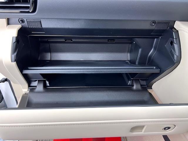 ランドクルーザー ＺＸ　ＪＢＬ　リヤエンタ　電動リヤデフ　寒冷地仕様　空気圧センサ　ＭＯＰルーフレール　ＭＯＤＥＬＬＩＳＴＡエアロ　マイナーチェンジ型　純正フロアマット　登録済未使用車　ＥＴＣ２．０　ＢＳＭ　ＨＵＤ　ＨＤＭＩ（39枚目）