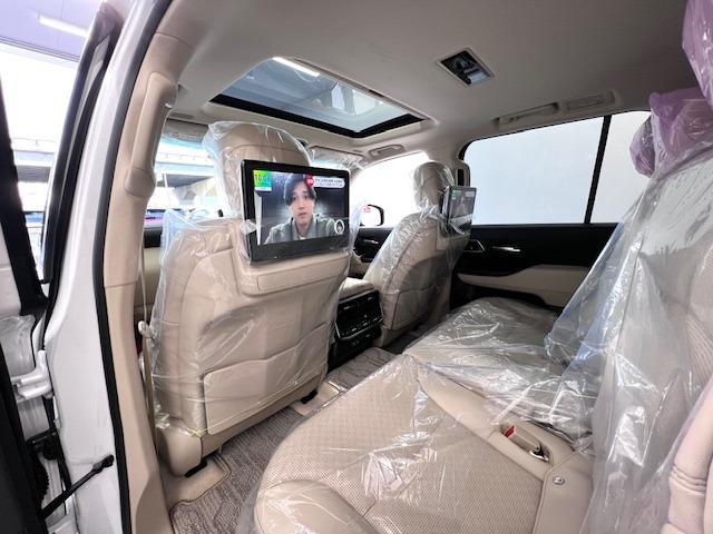 ランドクルーザー ＺＸ　ＪＢＬ　リヤエンタ　電動リヤデフ　寒冷地仕様　空気圧センサ　ＭＯＰルーフレール　ＭＯＤＥＬＬＩＳＴＡエアロ　マイナーチェンジ型　純正フロアマット　登録済未使用車　ＥＴＣ２．０　ＢＳＭ　ＨＵＤ　ＨＤＭＩ（42枚目）