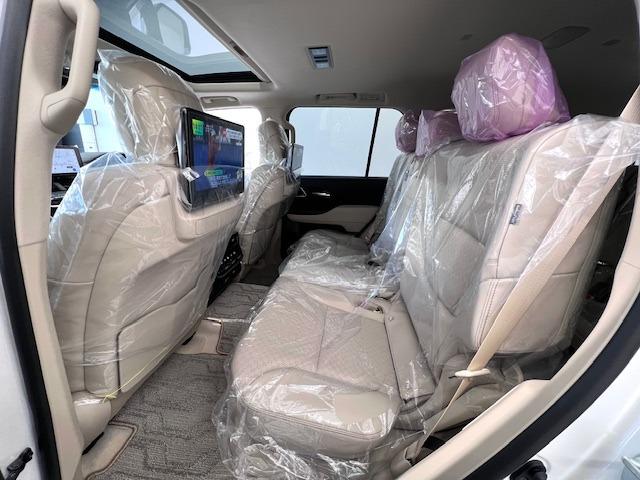 ランドクルーザー ＺＸ　ＪＢＬ　リヤエンタ　電動リヤデフ　寒冷地仕様　空気圧センサ　ＭＯＰルーフレール　ＭＯＤＥＬＬＩＳＴＡエアロ　マイナーチェンジ型　純正フロアマット　登録済未使用車　ＥＴＣ２．０　ＢＳＭ　ＨＵＤ　ＨＤＭＩ（44枚目）
