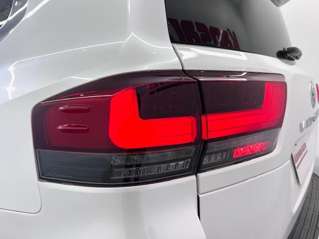 ランドクルーザー ＺＸ　ＪＢＬ　リヤエンタ　電動リヤデフ　寒冷地仕様　空気圧センサ　ＭＯＰルーフレール　ＭＯＤＥＬＬＩＳＴＡエアロ　マイナーチェンジ型　純正フロアマット　登録済未使用車　ＥＴＣ２．０　ＢＳＭ　ＨＵＤ　ＨＤＭＩ（70枚目）