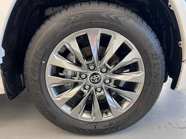 ランドクルーザー ＺＸ　ＪＢＬ　リヤエンタ　電動リヤデフ　寒冷地仕様　空気圧センサ　ＭＯＰルーフレール　ＭＯＤＥＬＬＩＳＴＡエアロ　マイナーチェンジ型　純正フロアマット　登録済未使用車　ＥＴＣ２．０　ＢＳＭ　ＨＵＤ　ＨＤＭＩ（74枚目）