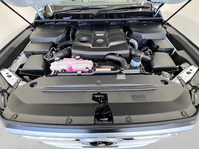 ランドクルーザー ＺＸ　ＪＢＬ　リヤエンタ　電動リヤデフ　寒冷地仕様　空気圧センサ　ＭＯＰルーフレール　ＭＯＤＥＬＬＩＳＴＡエアロ　マイナーチェンジ型　純正フロアマット　登録済未使用車　ＥＴＣ２．０　ＢＳＭ　ＨＵＤ　ＨＤＭＩ（78枚目）