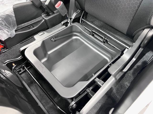 クロスビー ハイブリッドＭＺ　登録済未使用車　純正８型ナビ　全方位モニター　フルセグＴＶ　Ｂｌｕｅｔｏｏｔｈ　ＵＳＢ　フルセグ　衝突軽減ブレーキ　コーナーソナー　シートヒーター　アダプティブクルーズコントロール　ＬＥＤヘッドライト（31枚目）