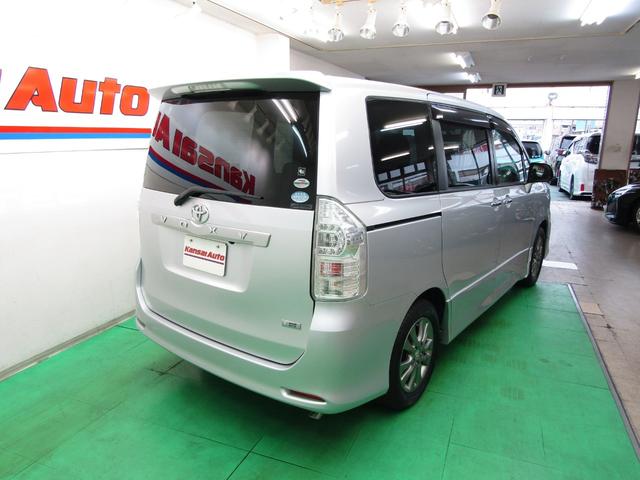 ヴォクシー ZS 煌 SDナビ ワンセグ DVD バックカメラ 両側電動ドア スマートキー Pスタート 16アルミ チルトステア ステアスイッチ オートライト HID フォグ シートリフター リアワイパー オートエアコン(7枚目)