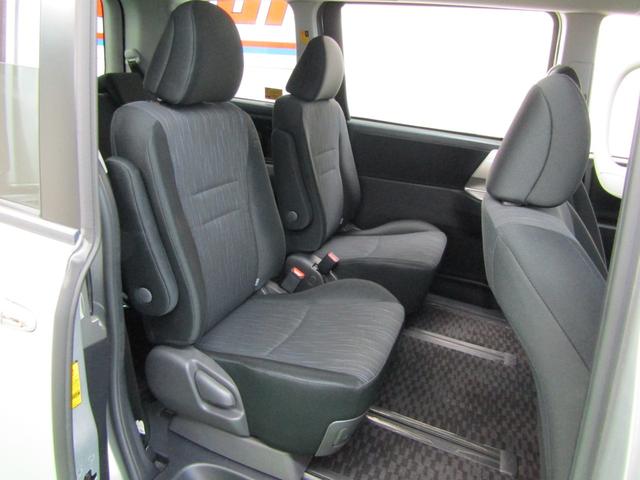 ヴォクシー ZS 煌 SDナビ ワンセグ DVD バックカメラ 両側電動ドア スマートキー Pスタート 16アルミ チルトステア ステアスイッチ オートライト HID フォグ シートリフター リアワイパー オートエアコン(9枚目)