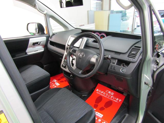 ヴォクシー ZS 煌 SDナビ ワンセグ DVD バックカメラ 両側電動ドア スマートキー Pスタート 16アルミ チルトステア ステアスイッチ オートライト HID フォグ シートリフター リアワイパー オートエアコン(32枚目)