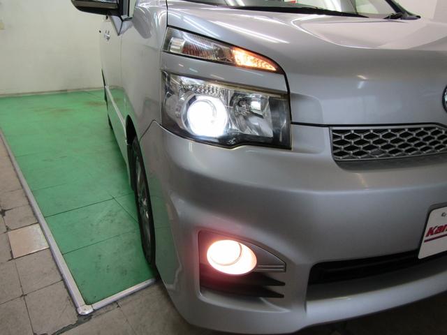 ヴォクシー ZS 煌 SDナビ ワンセグ DVD バックカメラ 両側電動ドア スマートキー Pスタート 16アルミ チルトステア ステアスイッチ オートライト HID フォグ シートリフター リアワイパー オートエアコン(45枚目)