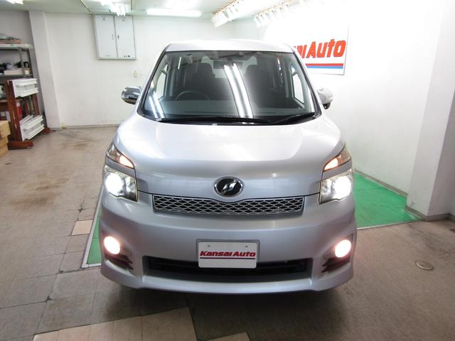 ヴォクシー ZS 煌 SDナビ ワンセグ DVD バックカメラ 両側電動ドア スマートキー Pスタート 16アルミ チルトステア ステアスイッチ オートライト HID フォグ シートリフター リアワイパー オートエアコン(58枚目)