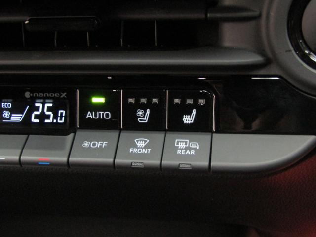 クラウンスポーツ Ｚ　ＴＳＳ　パノラマルーフ　純正ナビ　フルセグ　ＥＴＣ２．０　Ａモニター　Ｄインナーミラー　モデエアロ　モデ２１アルミ　オートライト　ＬＥＤヘッド　レザーシート　Ｐシート　エアシート　シートヒーター（16枚目）