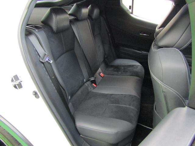 C-HR S GRスポーツ 1オーナー TSS 8インチナビ フルセグ Bluetooth Aモニター ビルトインETC スマートキー オートリトラ オートライト LEDヘッド フォグ オートハイビーム ハーフレザー 19アルミ(9枚目)