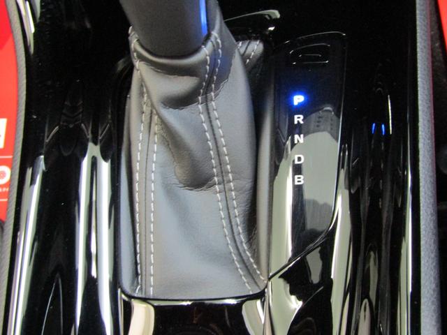 C-HR S GRスポーツ 1オーナー TSS 8インチナビ フルセグ Bluetooth Aモニター ビルトインETC スマートキー オートリトラ オートライト LEDヘッド フォグ オートハイビーム ハーフレザー 19アルミ(16枚目)