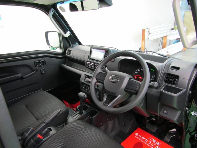 ハイゼットトラック ジャンボエクストラ　届出済未使用車　ＳＡＩＩＩ　ＳＤナビ　フルセグ　Ｂｌｕｅｔｏｏｔｈ　ネット動画　ソナー　電格ミラー　スマートキー　Ｐスタート　オートライト　ＬＥＤヘッド　フォグ　Ｗエアバック　ＡＢＳ（6枚目）