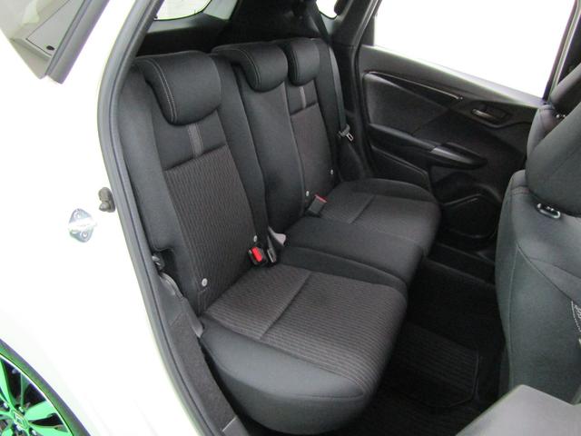 フィットハイブリッド Ｓ　ホンダセンシング　ワンオーナー　８インチナビ　ＣＤ　ＤＶＤ　フルセグ　Ｂｌｕｅｔｏｏｔｈ　バックカメラ　ドラレコ　ビルトインＥＴＣ　スマートキー　オートライト　ＬＥＤヘッド　フォグ　シートリフター　１６アルミ　ＵＳＢ（9枚目）