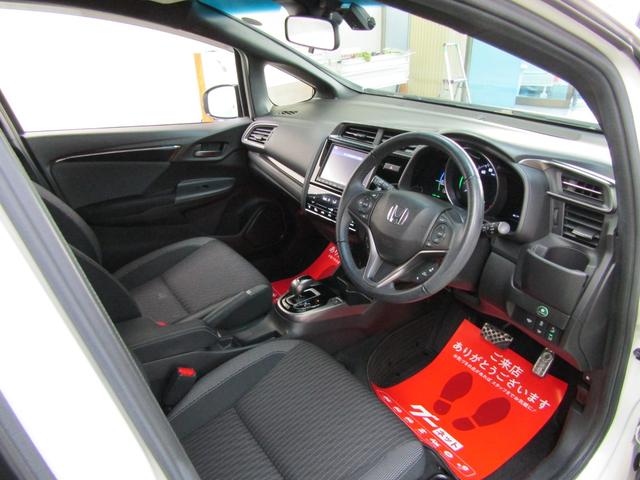 フィットハイブリッド Ｓ　ホンダセンシング　ワンオーナー　８インチナビ　ＣＤ　ＤＶＤ　フルセグ　Ｂｌｕｅｔｏｏｔｈ　バックカメラ　ドラレコ　ビルトインＥＴＣ　スマートキー　オートライト　ＬＥＤヘッド　フォグ　シートリフター　１６アルミ　ＵＳＢ（35枚目）