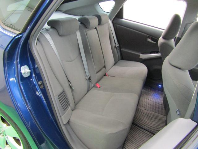 プリウス Ｓツーリングセレクション　ＨＤＤナビ　ＣＤ　ＤＶＤ　フルセグ　Ｂｌｕｅｔｏｏｔｈ　ビルトインＥＴＣ　ドラレコ　バックカメラ　ヘッドウォッシャー　スマートキー　Ｐスタート　オートライト　ＨＩＤ　フォグ　シートリフター　１７アルミ（9枚目）