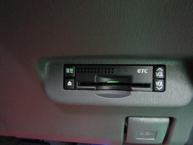 プリウス Ｓツーリングセレクション　ＨＤＤナビ　ＣＤ　ＤＶＤ　フルセグ　Ｂｌｕｅｔｏｏｔｈ　ビルトインＥＴＣ　ドラレコ　バックカメラ　ヘッドウォッシャー　スマートキー　Ｐスタート　オートライト　ＨＩＤ　フォグ　シートリフター　１７アルミ（25枚目）