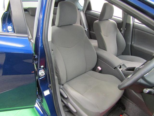 プリウス Ｓツーリングセレクション　ＨＤＤナビ　ＣＤ　ＤＶＤ　フルセグ　Ｂｌｕｅｔｏｏｔｈ　ビルトインＥＴＣ　ドラレコ　バックカメラ　ヘッドウォッシャー　スマートキー　Ｐスタート　オートライト　ＨＩＤ　フォグ　シートリフター　１７アルミ（43枚目）