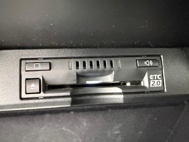 ＮＸ ＮＸ３００　Ｆスポーツ　ＴＲＤエアロ・マフラー　白革　サンルーフ　ＥＴＣ２．０　バック・サイドカメラ　ＨＵＤ　パワーバックドア　シートヒーター・クーラー　純正フロアマット　前後ドライブレコーダー　ワンオーナー（13枚目）