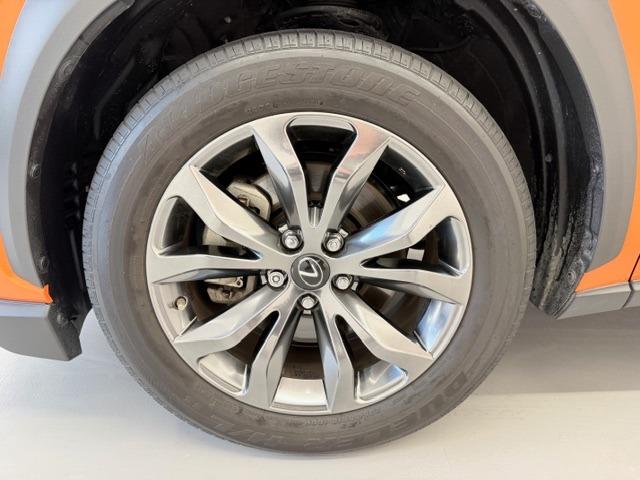 ＮＸ ＮＸ３００　Ｆスポーツ　ＴＲＤエアロ・マフラー　白革　サンルーフ　ＥＴＣ２．０　バック・サイドカメラ　ＨＵＤ　パワーバックドア　シートヒーター・クーラー　純正フロアマット　前後ドライブレコーダー　ワンオーナー（72枚目）