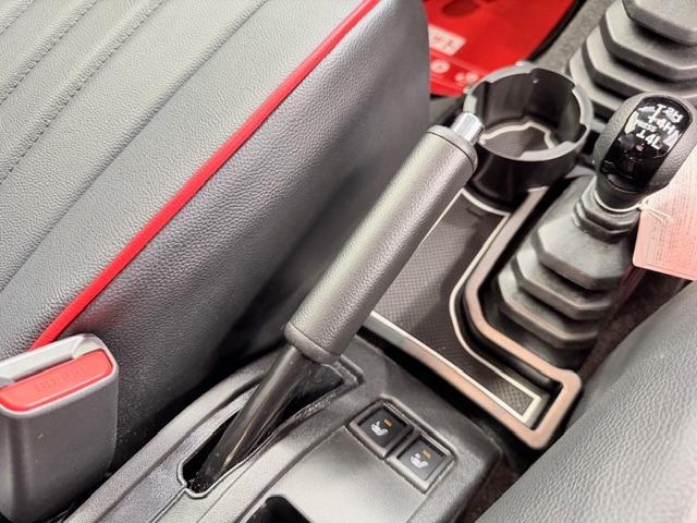 ジムニーシエラ ＪＣ　パイオニア９型ナビ　バックモニター　ＥＴＣ２．０　ＨＤＭＩ　パイオニアトゥイーター　純正フロアマット　シートカバー　シートヒーター　リヤパーキングセンサー　ＬＥＤヘッドライト　衝突軽減ブレーキ（25枚目）