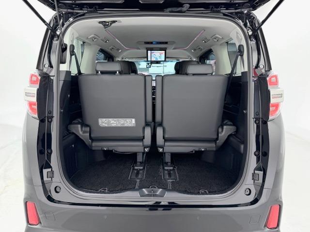 ヴェルファイア ２．５Ｚ　Ｇエディション　純正ナビ　後席モニター　デジタルミラー　ＢＳＭ　ＥＴＣ２．０　ＴＶ　ＣＤ・ＤＶＤ　Ｃａｒｐｌａｙ　ＭＯＤＥＬＬＩＳＴＡフロントエアロ・シグネチャーイルミ・グリルカバー　純正フロアマット・ドアバイザー（7枚目）