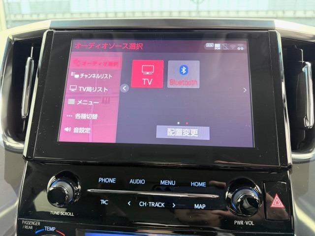 ヴェルファイア ２．５Ｚ　Ｇエディション　純正ナビ　後席モニター　デジタルミラー　ＢＳＭ　ＥＴＣ２．０　ＴＶ　ＣＤ・ＤＶＤ　Ｃａｒｐｌａｙ　ＭＯＤＥＬＬＩＳＴＡフロントエアロ・シグネチャーイルミ・グリルカバー　純正フロアマット・ドアバイザー（10枚目）