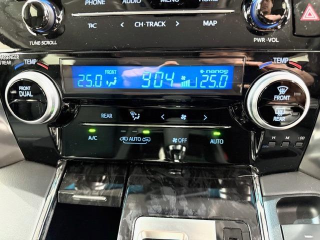 ヴェルファイア ２．５Ｚ　Ｇエディション　純正ナビ　後席モニター　デジタルミラー　ＢＳＭ　ＥＴＣ２．０　ＴＶ　ＣＤ・ＤＶＤ　Ｃａｒｐｌａｙ　ＭＯＤＥＬＬＩＳＴＡフロントエアロ・シグネチャーイルミ・グリルカバー　純正フロアマット・ドアバイザー（18枚目）