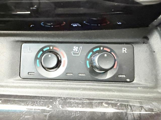 ヴェルファイア ２．５Ｚ　Ｇエディション　純正ナビ　後席モニター　デジタルミラー　ＢＳＭ　ＥＴＣ２．０　ＴＶ　ＣＤ・ＤＶＤ　Ｃａｒｐｌａｙ　ＭＯＤＥＬＬＩＳＴＡフロントエアロ・シグネチャーイルミ・グリルカバー　純正フロアマット・ドアバイザー（19枚目）