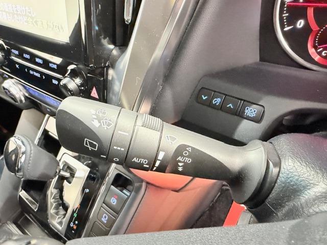 ヴェルファイア ２．５Ｚ　Ｇエディション　純正ナビ　後席モニター　デジタルミラー　ＢＳＭ　ＥＴＣ２．０　ＴＶ　ＣＤ・ＤＶＤ　Ｃａｒｐｌａｙ　ＭＯＤＥＬＬＩＳＴＡフロントエアロ・シグネチャーイルミ・グリルカバー　純正フロアマット・ドアバイザー（24枚目）