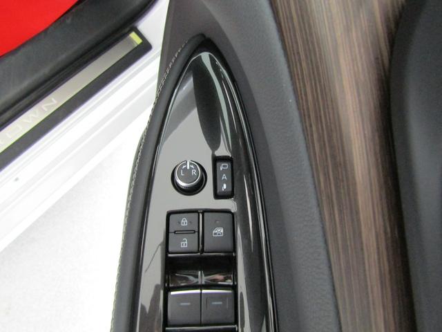 クラウン Ｚ　１オーナー　ＴＳＳ　モデエアロ　ＨＵＤ　純正ナビ　フルセグ　バックカメラ　ＥＴＣ２．０　レザーシート　Ｐシート　エアシート　シートヒーター　ＬＥＤヘッド　フォグ　Ｂフォグ　オートハイビーム　２０アルミ（37枚目）