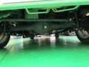 指定整備工場とは、運輸局の車検場と同じ検査ラインを自社工場に持ち、車検の際に車両を運輸局に持ち込む必要がありません。自社で全ての車両整備・調整が可能のため、素早い車検が可能になります。