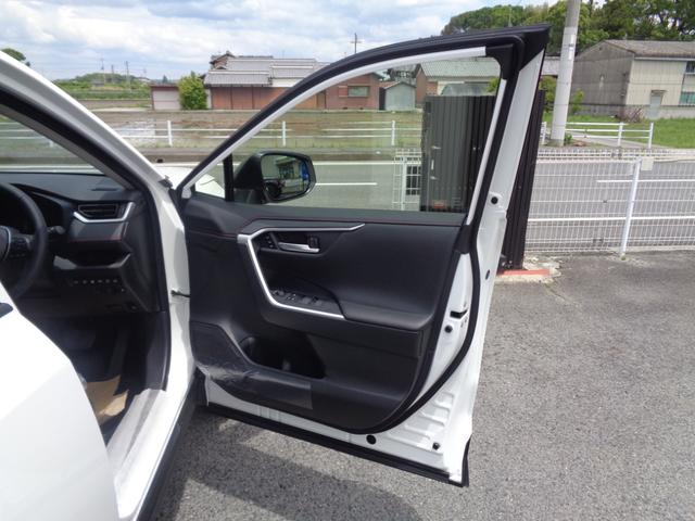 ＲＡＶ４ ハイブリッドアドベンチャー　オフロードパッケージＩＩ　登録済未使用車／１０．５インチディスプレイオーディオ／ハンズフリーパワーバックドア／ＥＴＣ２．０／全方位カメラ／レーダークルーズコントロール／トヨタセーフティセンス／ＡＣ１００Ｖ／録画機能付きミラー（47枚目）