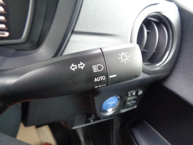 カローラフィールダー ハイブリッド　ＥＸ　登録済未使用車／ＴｏｙｏｔａＳａｆｅｔｙＳｅｎｓｅ／オートライト／オートハイビーム／スペアタイヤ／プッシュスタート／充電用ＵＳＢ端子Ｔｙｅｐ－Ｃ／ｎａｎｏｅＸ／プリクラッシュセーフティ／ＬＤＡ（15枚目）