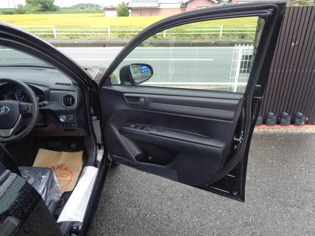 カローラフィールダー ハイブリッド　ＥＸ　登録済未使用車／ＴｏｙｏｔａＳａｆｅｔｙＳｅｎｓｅ／オートライト／オートハイビーム／スペアタイヤ／プッシュスタート／充電用ＵＳＢ端子Ｔｙｅｐ－Ｃ／ｎａｎｏｅＸ／プリクラッシュセーフティ／ＬＤＡ（32枚目）
