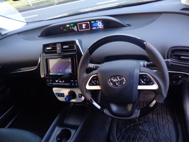 プリウス Ｓ　１年走行距離無制限保証付／ＦＭ・ＡＭラジオ／Ｂｌｕｅｔｏｏｔｈ／ＤＶＤ／バックモニター／オートライト／フロントフォグライト／スペアタイヤ／純正１５ＡＷ／プッシュスタート／ＥＴＣ／スペアタイヤ（32枚目）