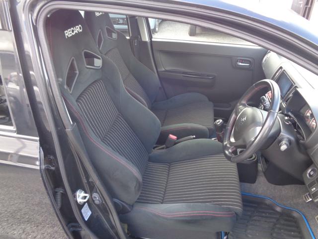 運転席ＲＥＣＡＲＯシート