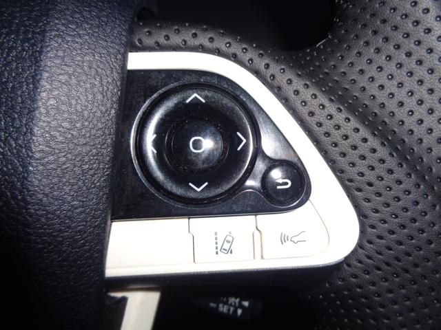 プリウス Ｓセーフティプラス　１年走行距離無制限保証付／ＥＴＣ／ナビ／ＴＶ／バックモニター／ヘッドアップディスプレイ／オートライト／フロントフォグライト／プッシュスタート／スペアタイヤ／１５ＡＷ／インテリジェントパーキングアシスト（15枚目）