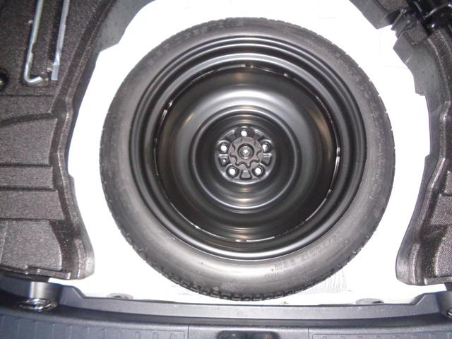 プリウス Ｓセーフティプラス　１年走行距離無制限保証付／ＥＴＣ／ナビ／ＴＶ／バックモニター／ヘッドアップディスプレイ／オートライト／フロントフォグライト／プッシュスタート／スペアタイヤ／１５ＡＷ／インテリジェントパーキングアシスト（30枚目）