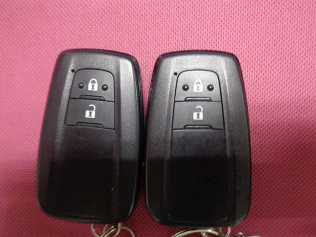 プリウス Ｓセーフティプラス　１年走行距離無制限保証付／ＥＴＣ／ナビ／ＴＶ／バックモニター／ヘッドアップディスプレイ／オートライト／フロントフォグライト／プッシュスタート／スペアタイヤ／１５ＡＷ／インテリジェントパーキングアシスト（36枚目）