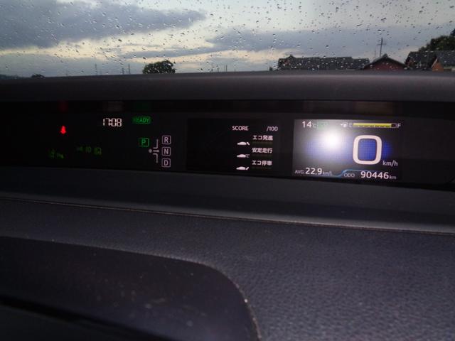 プリウス Ｓセーフティプラス　１年走行距離無制限保証付／ＥＴＣ／ナビ／ＴＶ／バックモニター／ヘッドアップディスプレイ／オートライト／フロントフォグライト／プッシュスタート／スペアタイヤ／１５ＡＷ／インテリジェントパーキングアシスト（41枚目）