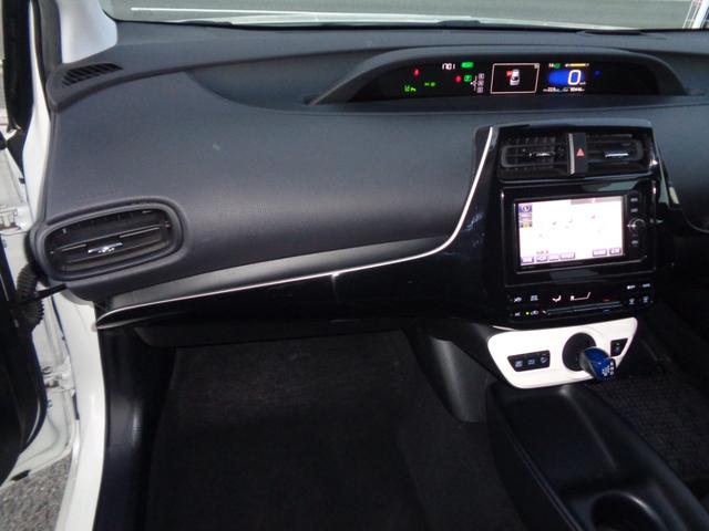 プリウス Ｓセーフティプラス　１年走行距離無制限保証付／ＥＴＣ／ナビ／ＴＶ／バックモニター／ヘッドアップディスプレイ／オートライト／フロントフォグライト／プッシュスタート／スペアタイヤ／１５ＡＷ／インテリジェントパーキングアシスト（52枚目）