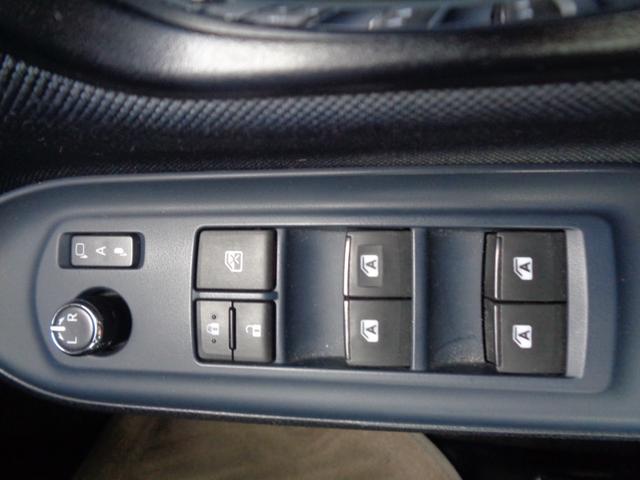 ヴォクシー ZS 煌II 1年走行距離無制限保証付/両側パワースライドドア/ナビ/TV/バックモニター/ETC/アイドリングストップ/プッシュスタート/オートハイビーム/純正16AW/オートライト/フロントフォグライト(11枚目)